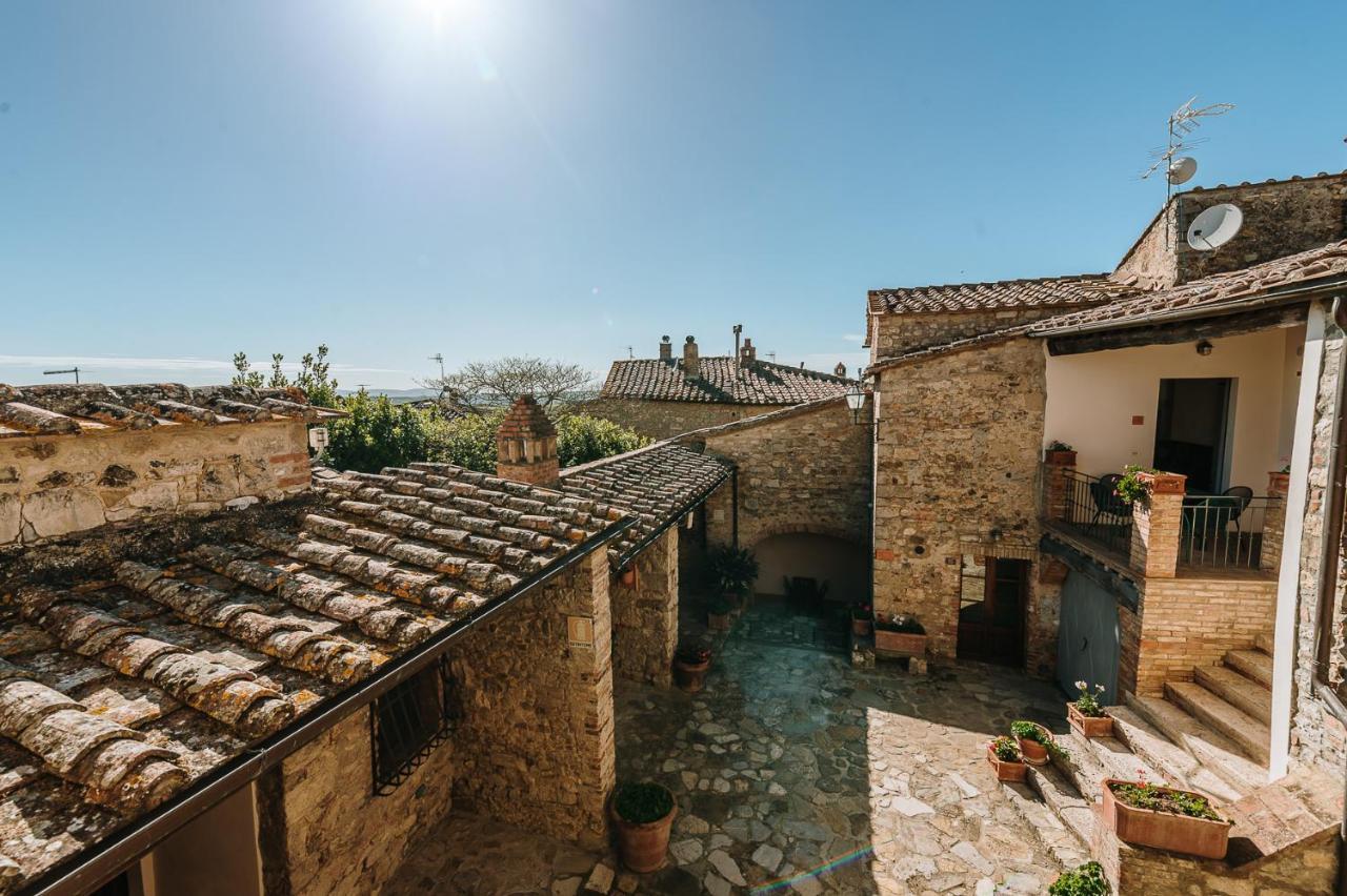 Borgo Villa A Sesta San Gusme Bagian luar foto