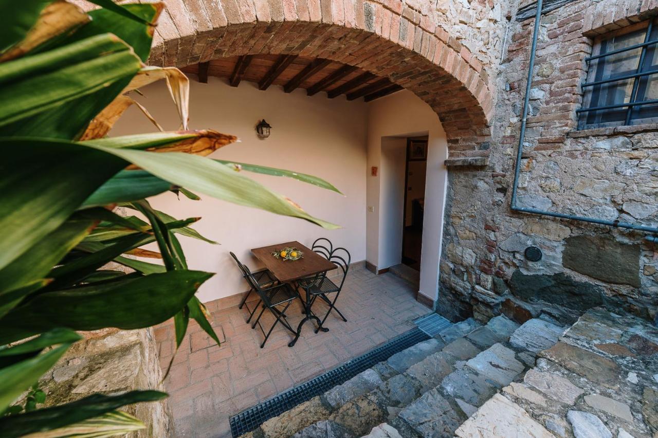 Borgo Villa A Sesta San Gusme Bagian luar foto