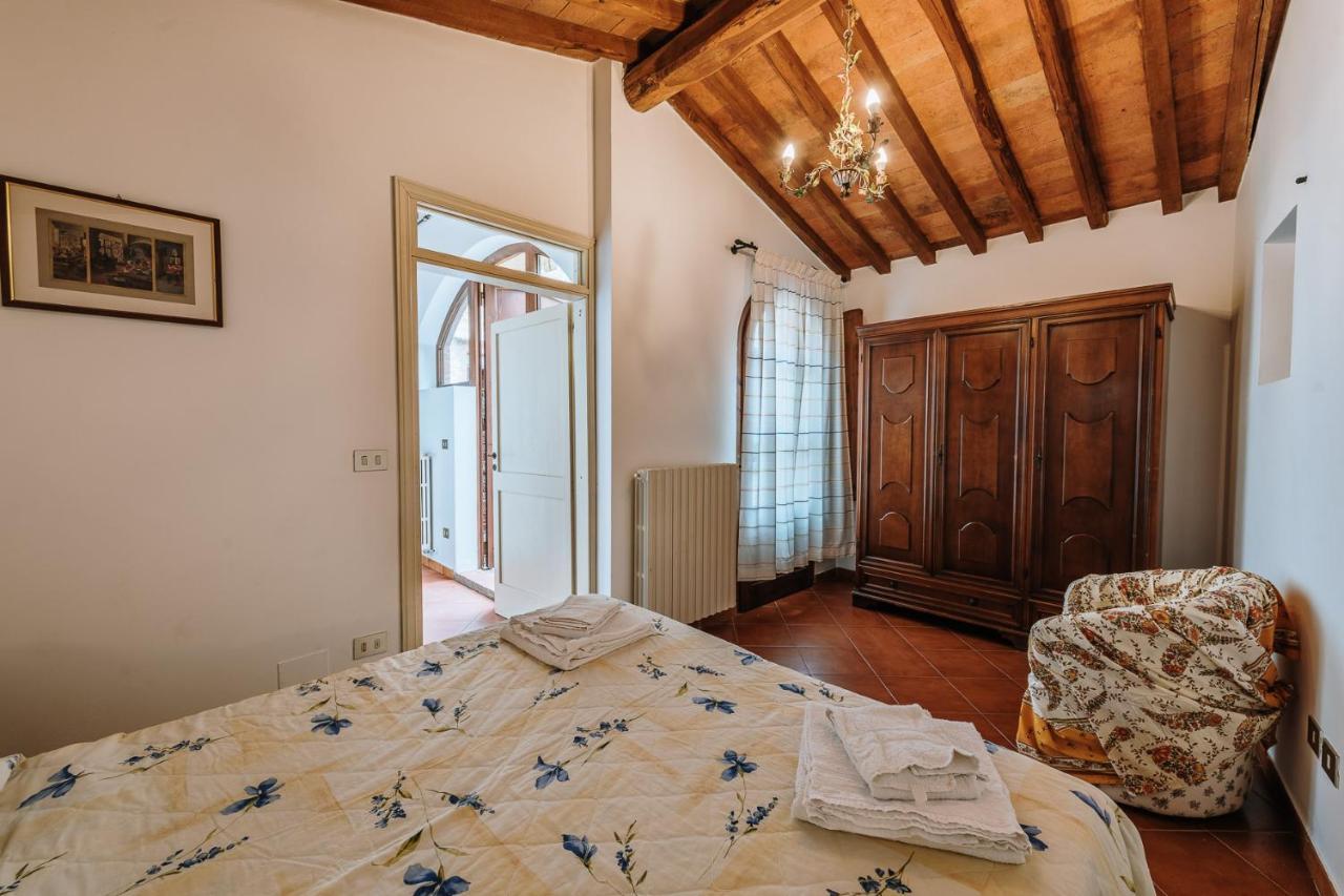 Borgo Villa A Sesta San Gusme Bagian luar foto