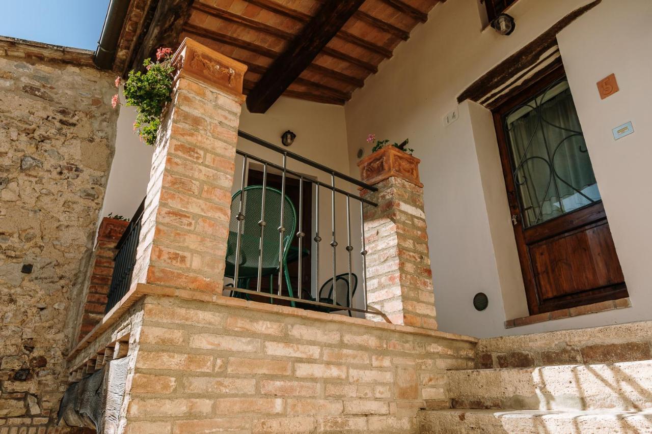 Borgo Villa A Sesta San Gusme Bagian luar foto