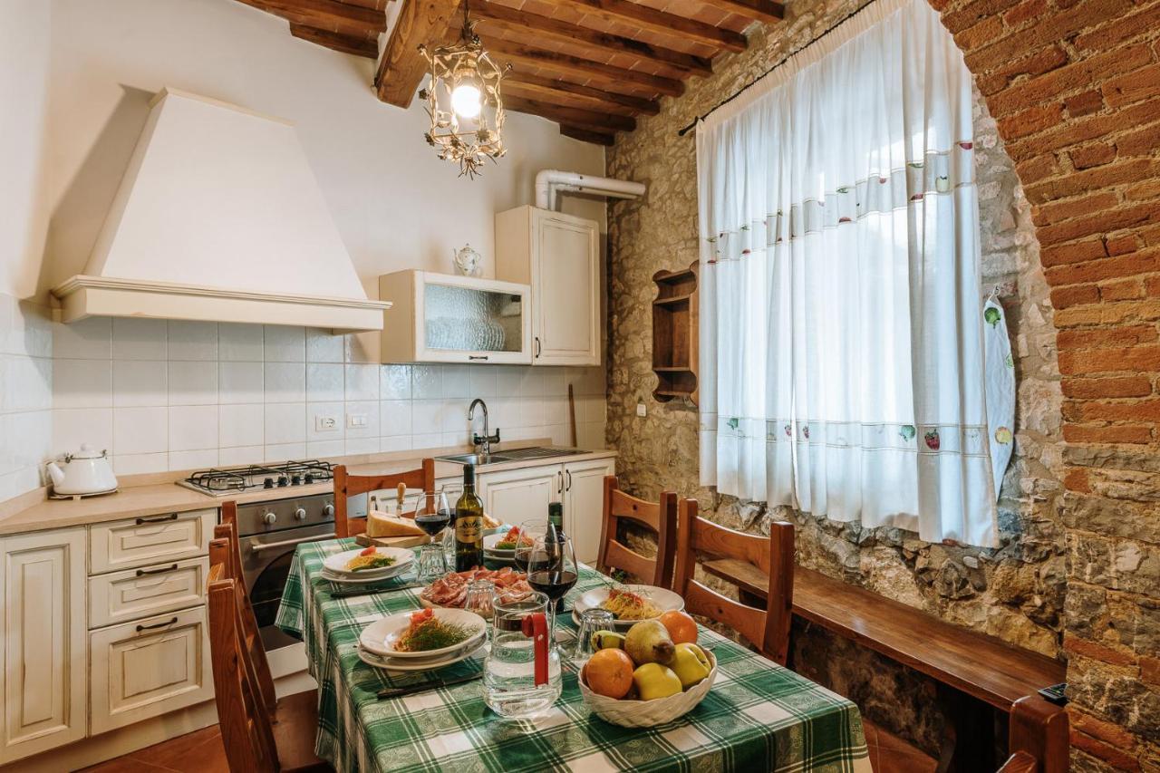 Borgo Villa A Sesta San Gusme Bagian luar foto